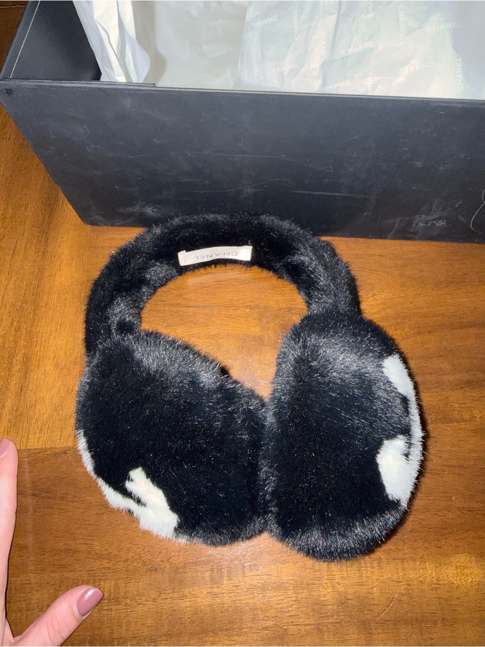 CHANEL Black and White Fur Logo Earmuffs - Picture 14 of 14
